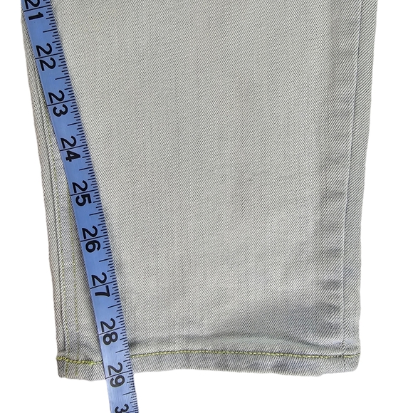 Old Navy Boyfriend Light Wash Distressed Stretch Jeans Women's Size 14 - Picture 14 of 15